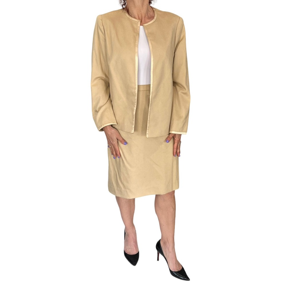 Vintage ESCADA  Placenza Orylactus Rabbit Wool Beige Satin Trim skirt Suit 12-14